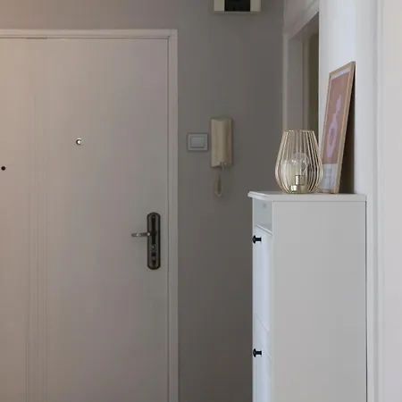 Nest 5 *