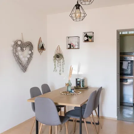 Appartement Nest 5 *